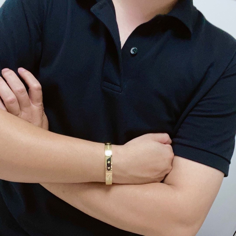 Ca*t1er bracelets